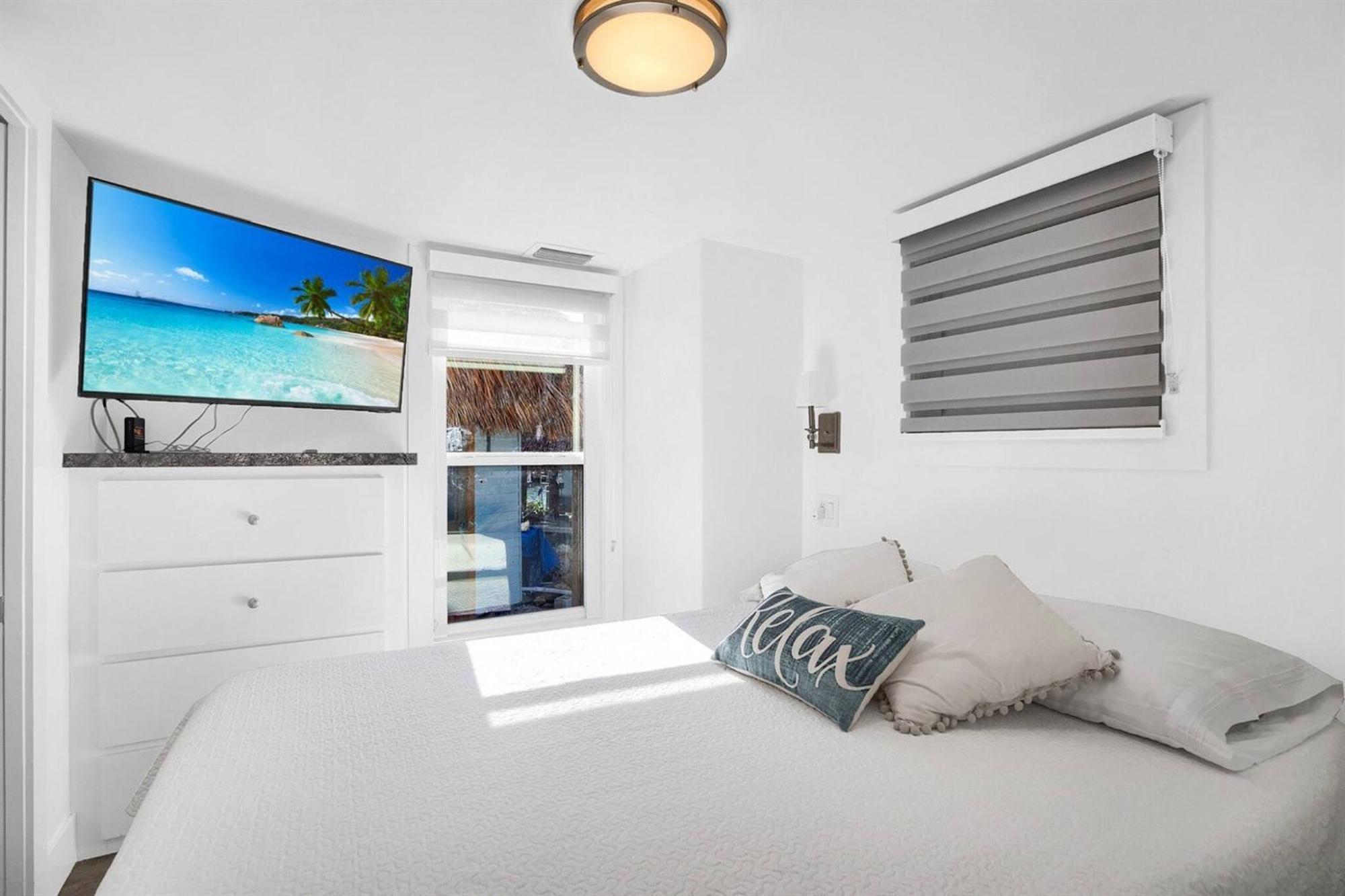 Tiny Home On Waterfront, Bay Views, Deck, Pool Jewfish Quarto foto