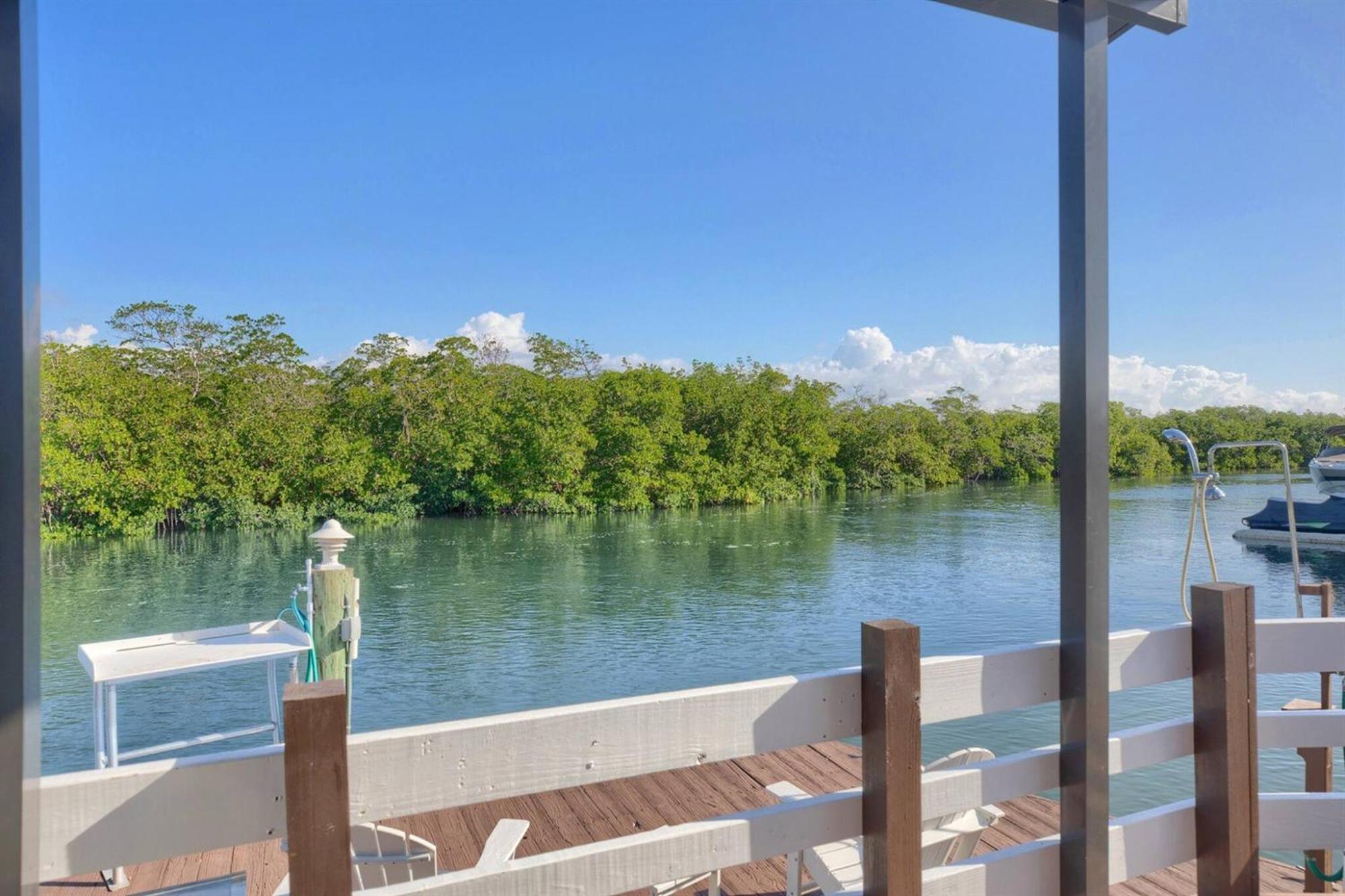 Tiny Home On Waterfront, Bay Views, Deck, Pool Jewfish Quarto foto