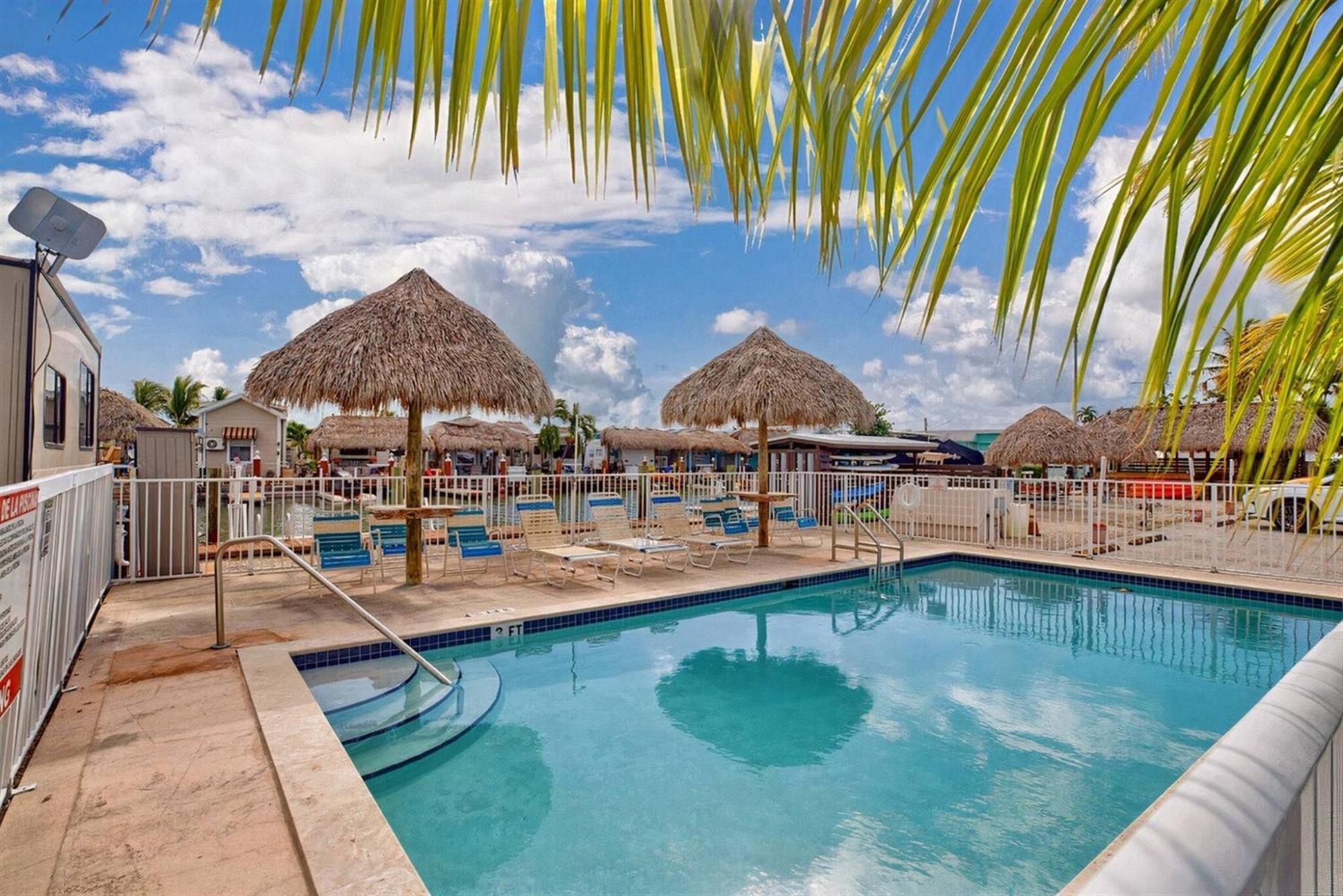 Tiny Home On Waterfront, Bay Views, Deck, Pool Jewfish Quarto foto